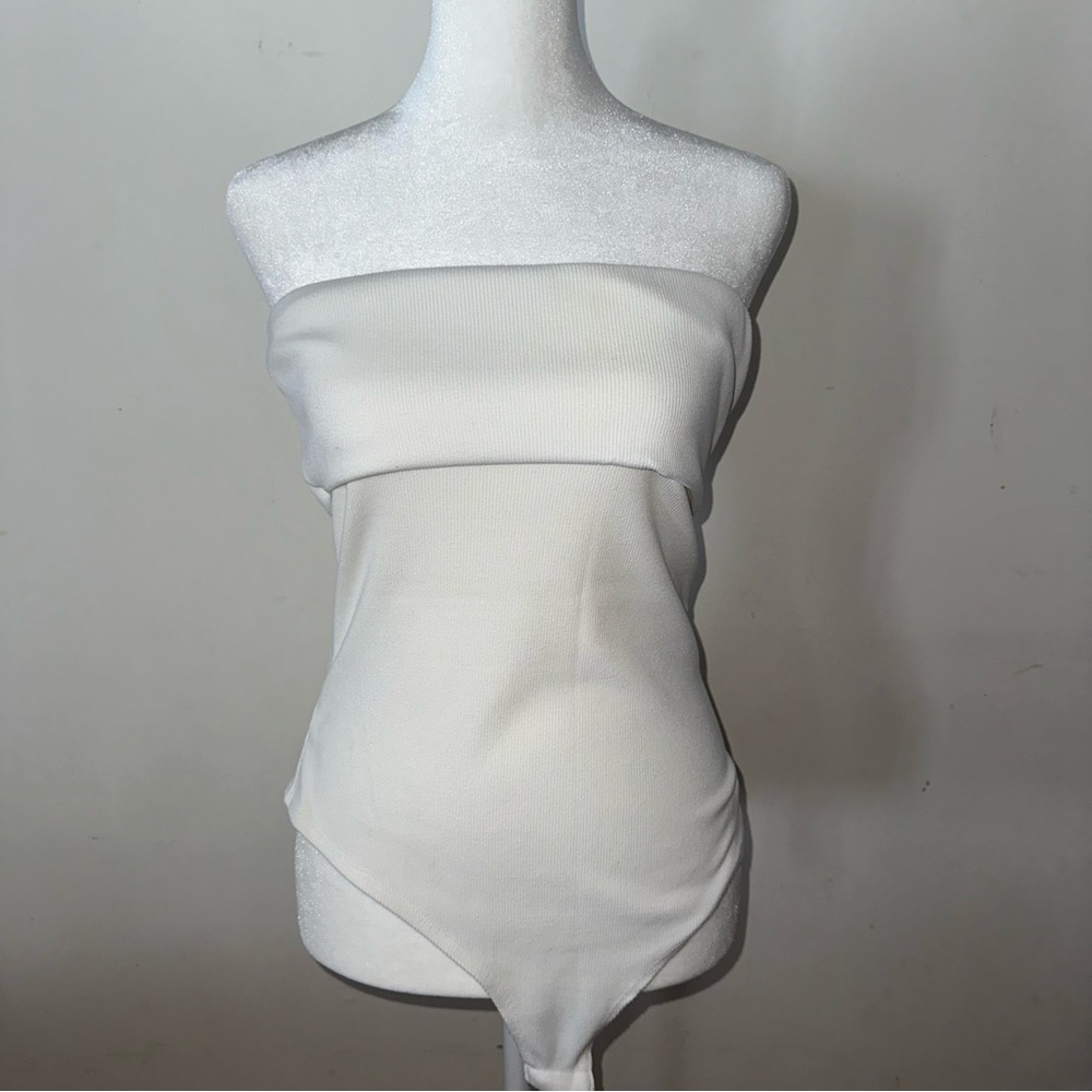 Elegant Strapless White Bodysuit